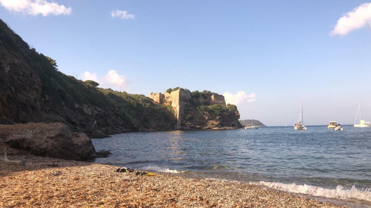 Case Dei Limoni Sul Mare Capoliveri Kültér fotó